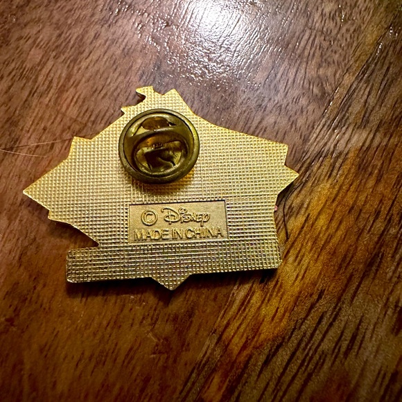 Walt Disney World Pin - Picture 2 of 2